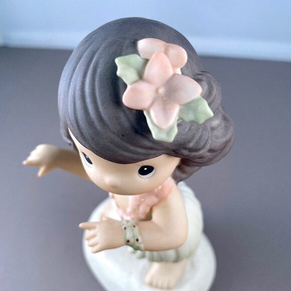 Precious Moments Happy Hula Days Figurine Hawaiian Beach Girl Statue 1995 128694 - Picture 5 of 11